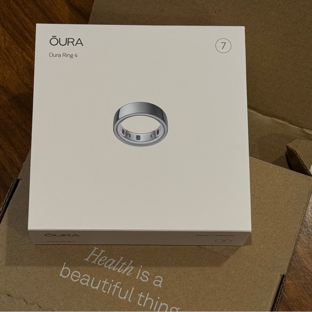 Oura Ring 4 in Silver